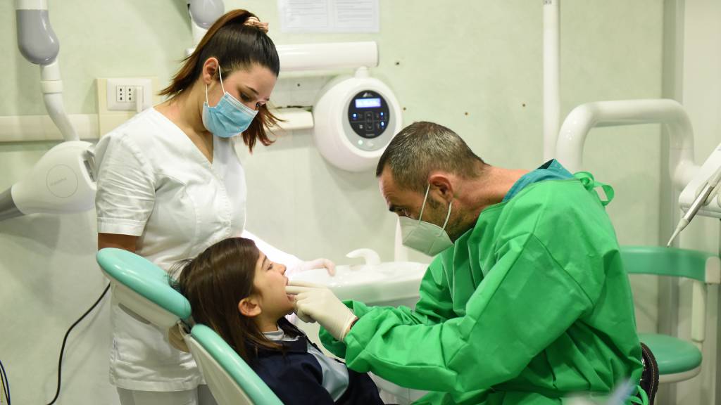 dentista-per-bambini-Marino-Studio-Medico-Dentistico-Petricone-Marino-A--50